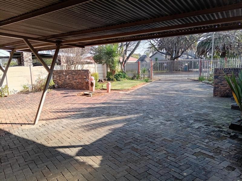 4 Bedroom Property for Sale in Stilfontein North West